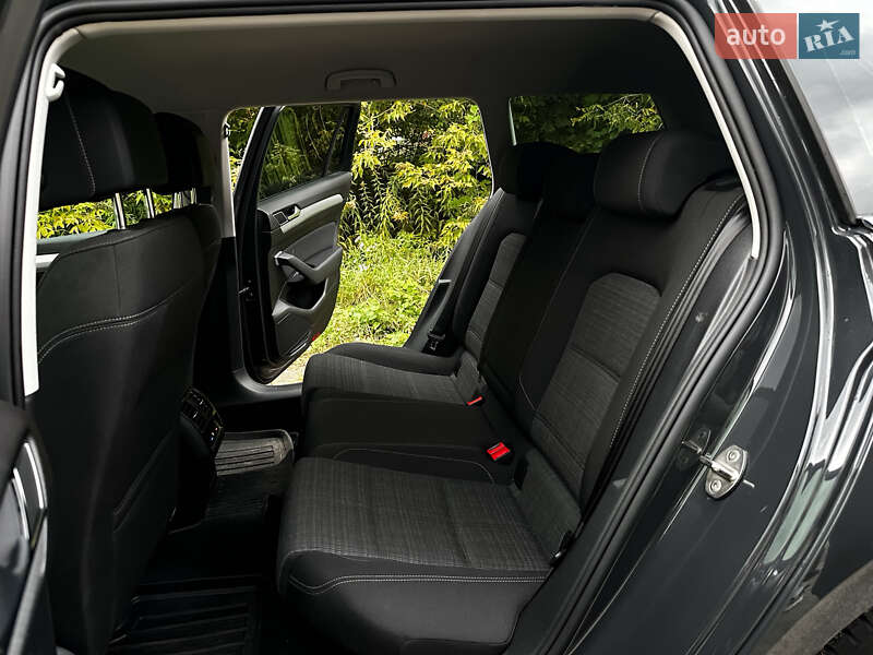 Універсал Volkswagen Passat 2021 в Житомирі