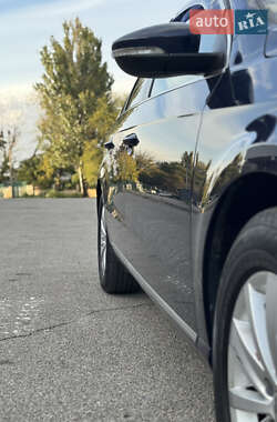 Универсал Volkswagen Passat 2012 в 