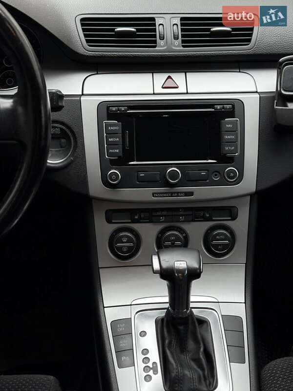 Универсал Volkswagen Passat 2009 в Ровно