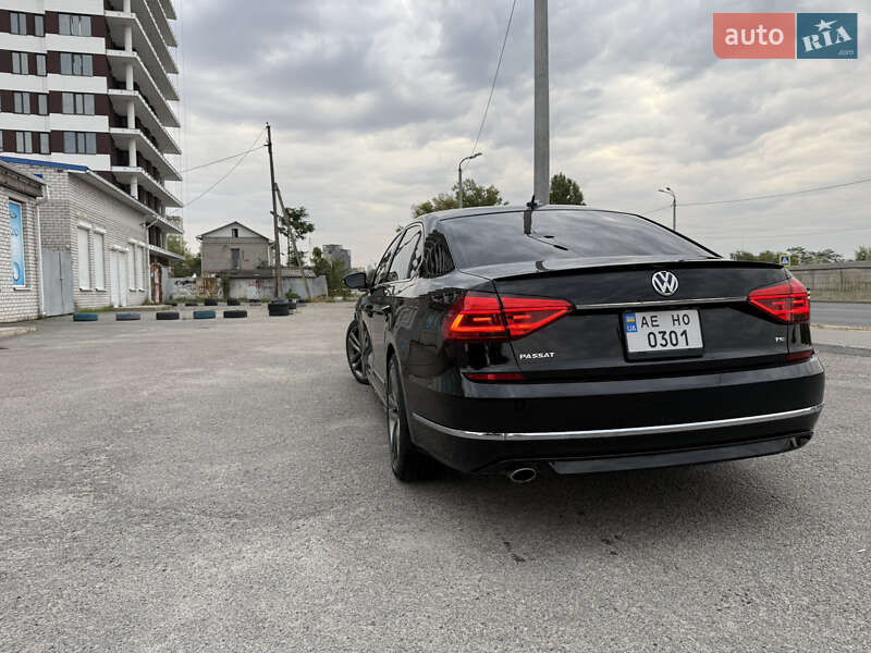 Седан Volkswagen Passat 2016 в Дніпрі