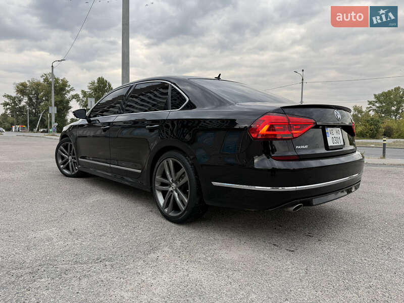 Седан Volkswagen Passat 2016 в Дніпрі