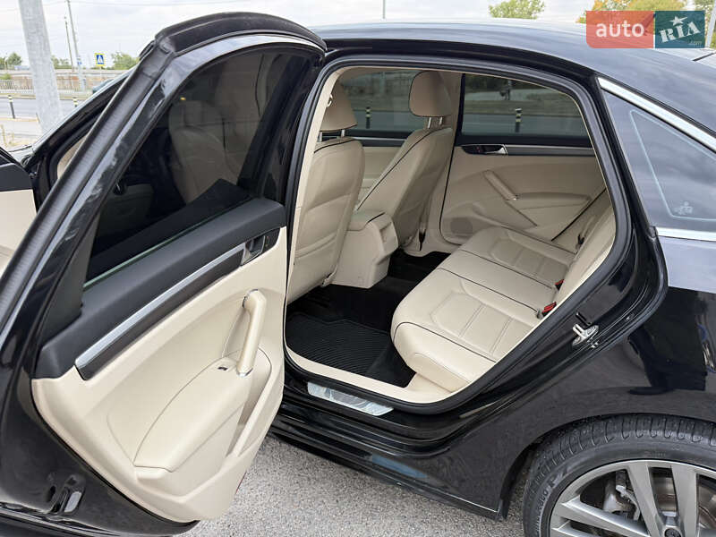 Седан Volkswagen Passat 2016 в Дніпрі
