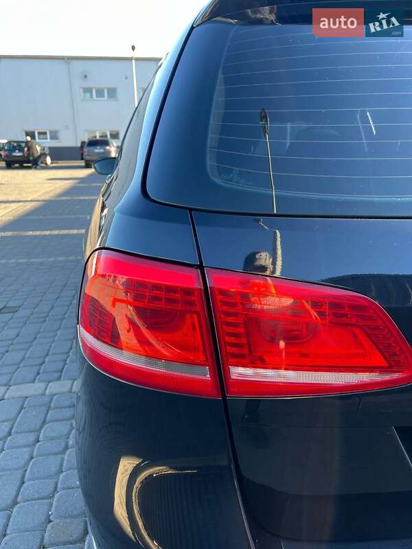 Універсал Volkswagen Passat 2011 в Мукачевому