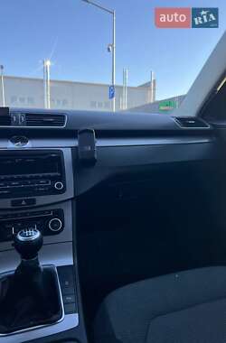 Универсал Volkswagen Passat 2011 в 