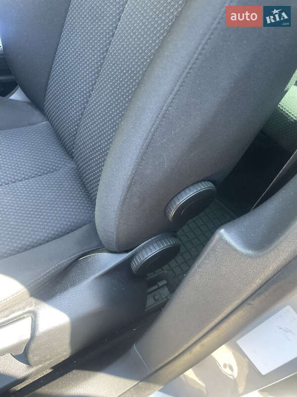 Универсал Volkswagen Passat 2009 в Киеве