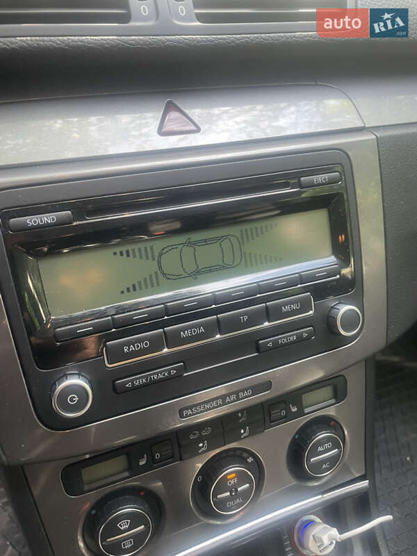 Универсал Volkswagen Passat 2009 в Киеве