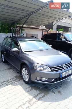 Универсал Volkswagen Passat 2012 в Черновцах