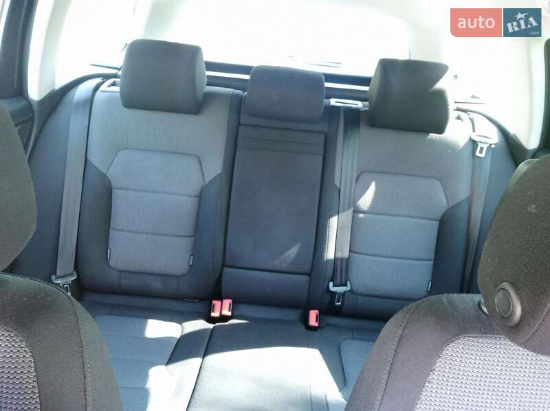 Универсал Volkswagen Passat 2011 в Сокале