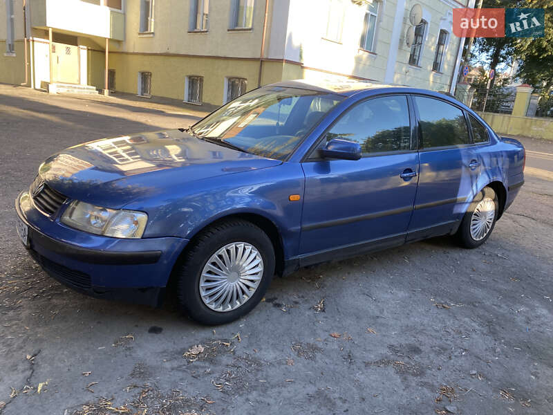Седан Volkswagen Passat 1998 в Рівному
