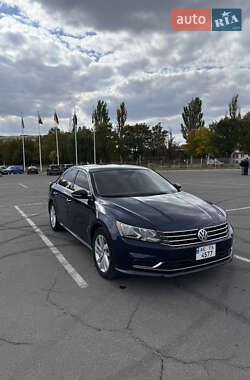 Седан Volkswagen Passat 2018 в Днепре