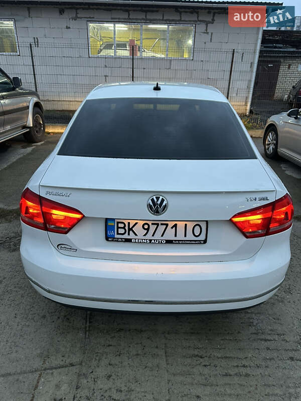 Седан Volkswagen Passat 2011 в Вараші фото 4 Седан Volkswagen Passat 2011 в Вараші