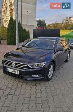 Універсал Volkswagen Passat 2016 в Житомирі