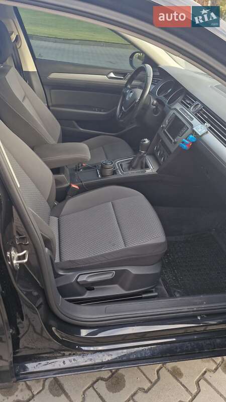 Универсал Volkswagen Passat 2016 в Житомире