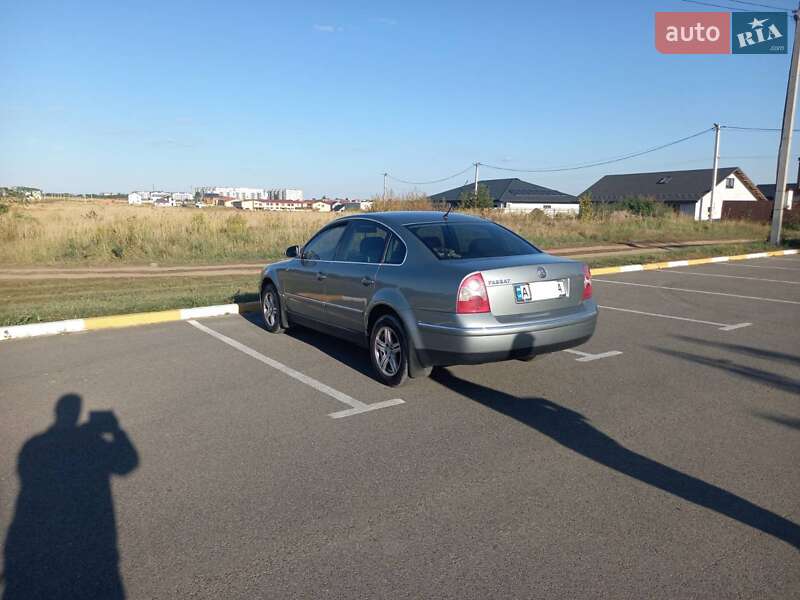 Седан Volkswagen Passat 2004 в Киеве