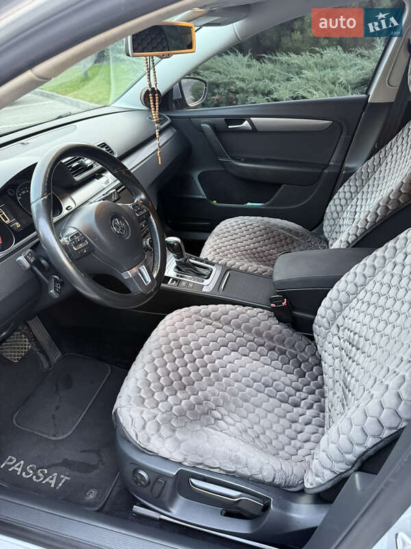 Універсал Volkswagen Passat 2013 в Івано-Франківську