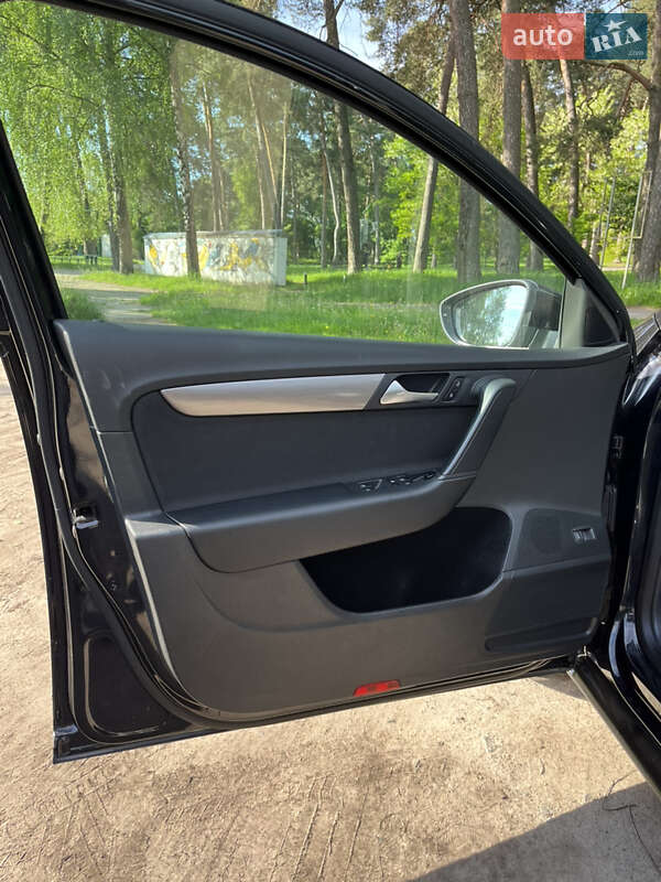 Универсал Volkswagen Passat 2011 в Казатине