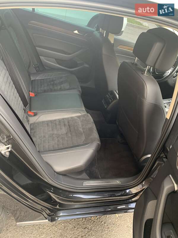 Седан Volkswagen Passat 2018 в Харькове