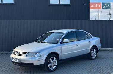 Седан Volkswagen Passat 2000 в Ужгороді