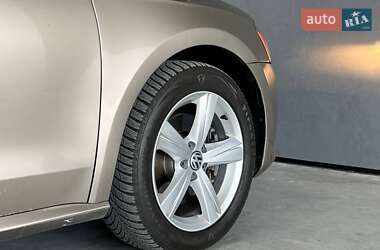 Седан Volkswagen Passat 2014 в Одессе