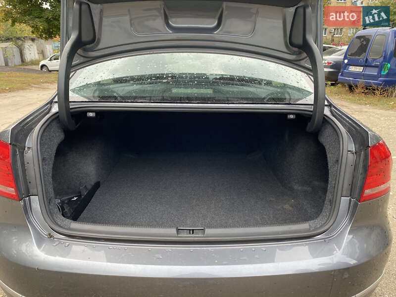 Седан Volkswagen Passat 2015 в Киеве