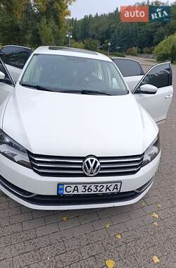 Седан Volkswagen Passat 2013 в Каневе