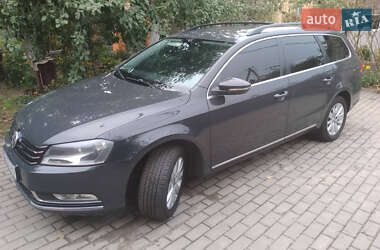 Универсал Volkswagen Passat 2013 в Киеве