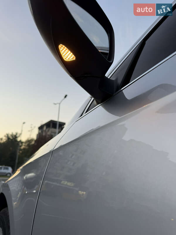 Универсал Volkswagen Passat 2011 в Киеве