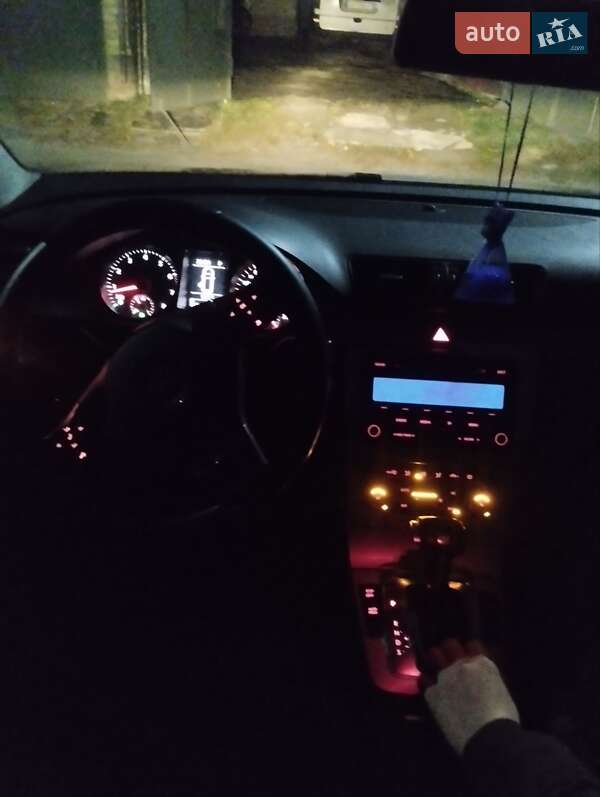 Volkswagen Passat 2010