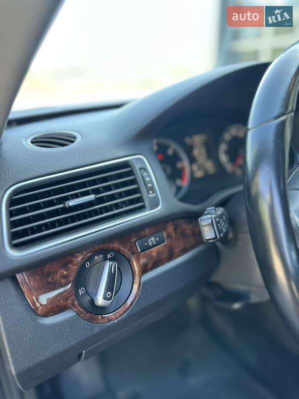 Седан Volkswagen Passat 2013 в Дрогобыче фото 31 Седан Volkswagen Passat 2013 в Дрогобыче