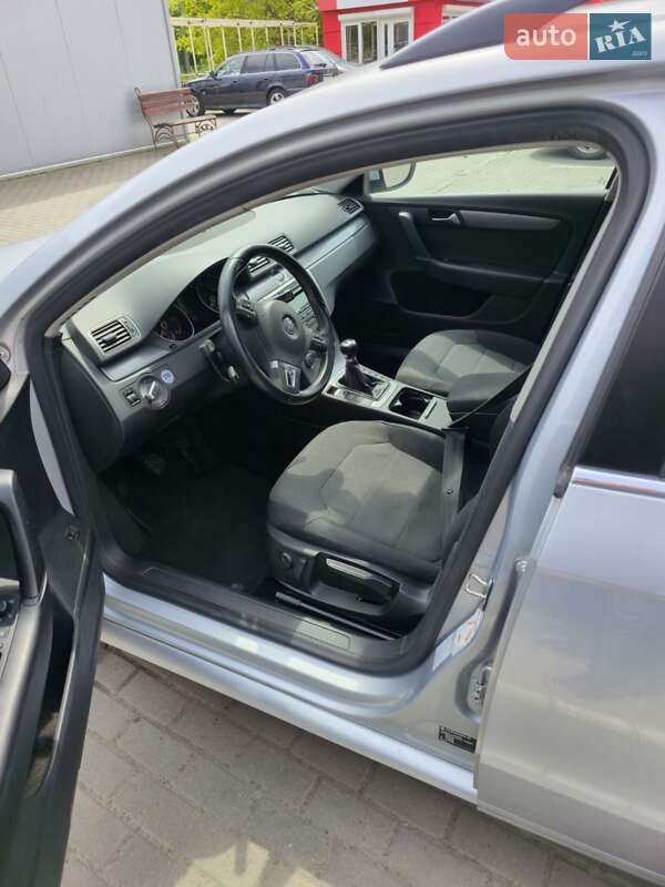 Универсал Volkswagen Passat 2012 в Нововолынске