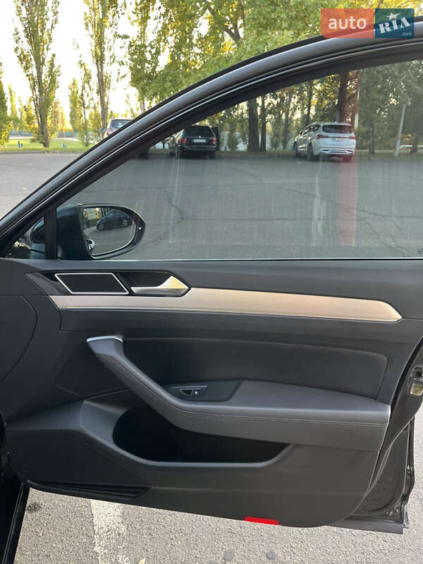 Седан Volkswagen Passat 2018 в Южноукраїнську