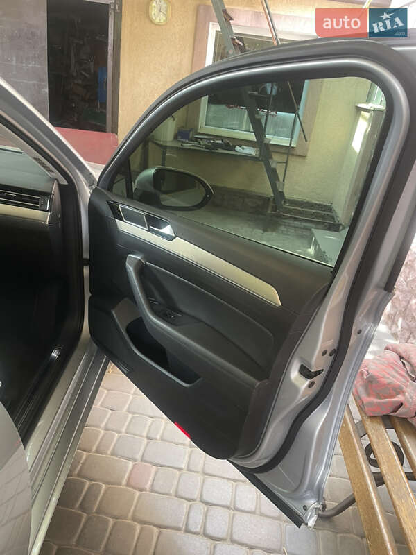 Универсал Volkswagen Passat 2015 в Первомайске