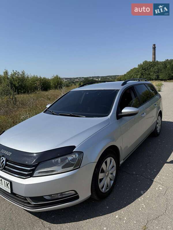 Универсал Volkswagen Passat 2011 в Новониколаевке