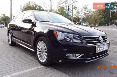 Седан Volkswagen Passat 2016 в Києві