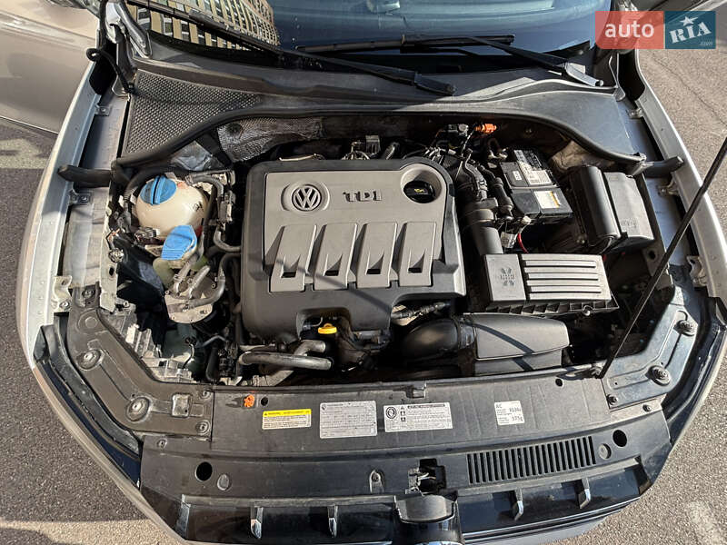 Седан Volkswagen Passat 2012 в Киеве
