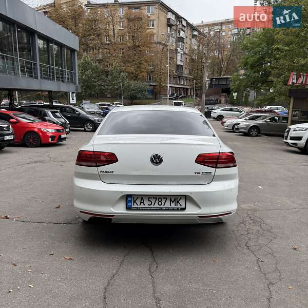 Седан Volkswagen Passat 2015 в Киеве