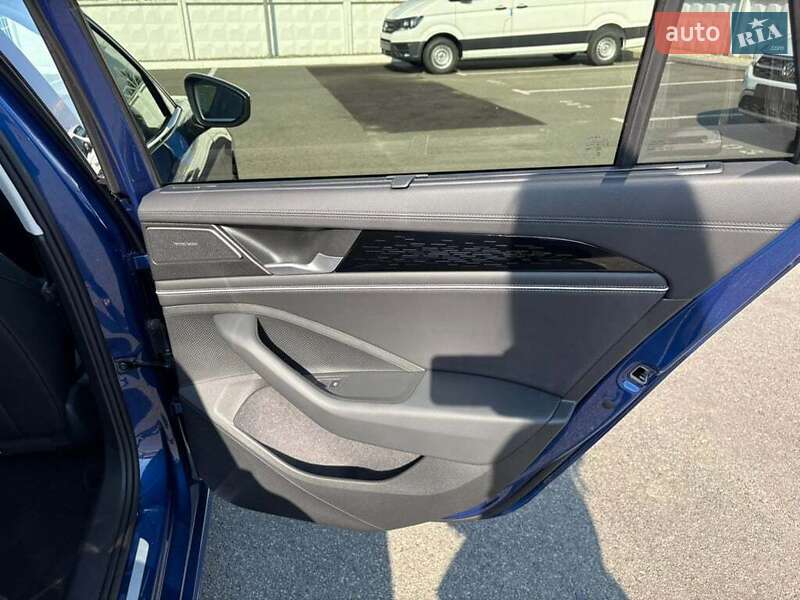 Універсал Volkswagen Passat 2024 в Івано-Франківську