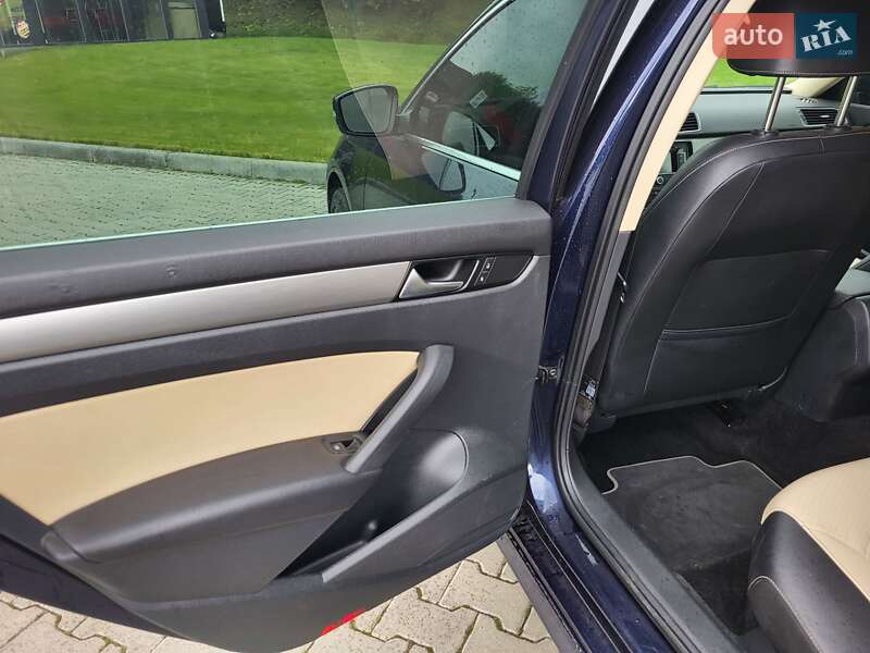 Седан Volkswagen Passat 2014 в Тернополе