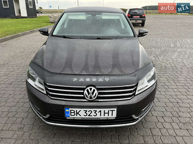 Седан Volkswagen Passat 2011 в Радивилове