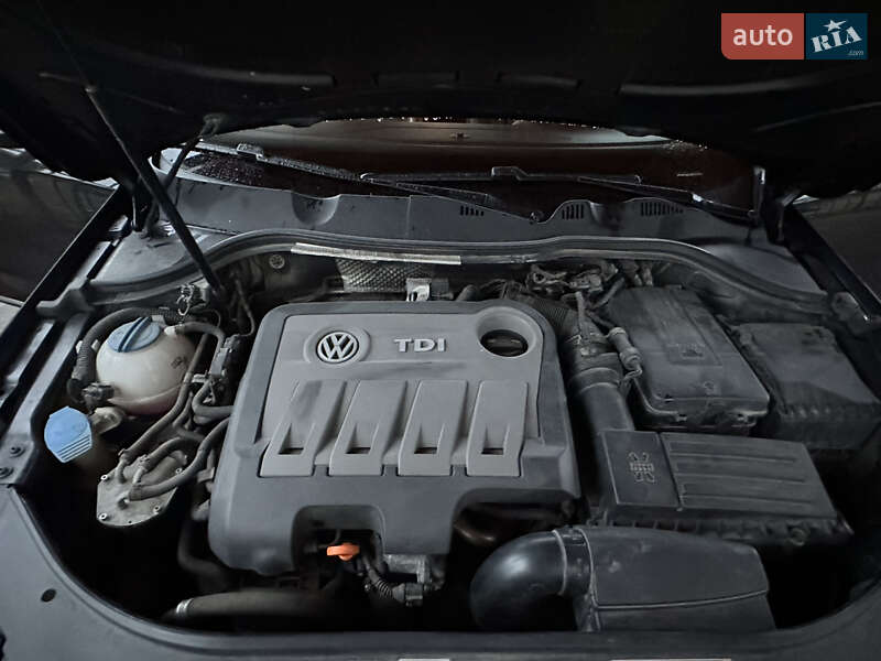 Універсал Volkswagen Passat 2010 в Харкові