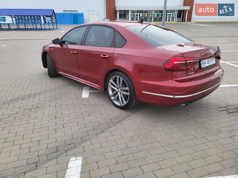 Седан Volkswagen Passat 2018 в Одессе