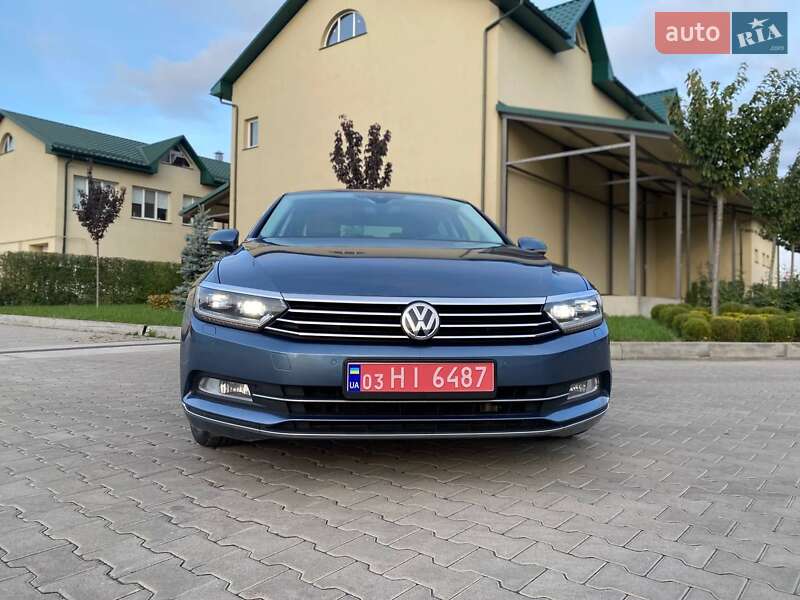 Седан Volkswagen Passat 2015 в Луцке