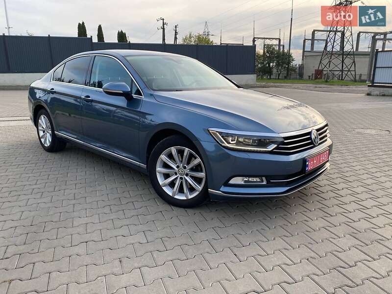 Седан Volkswagen Passat 2015 в Луцке