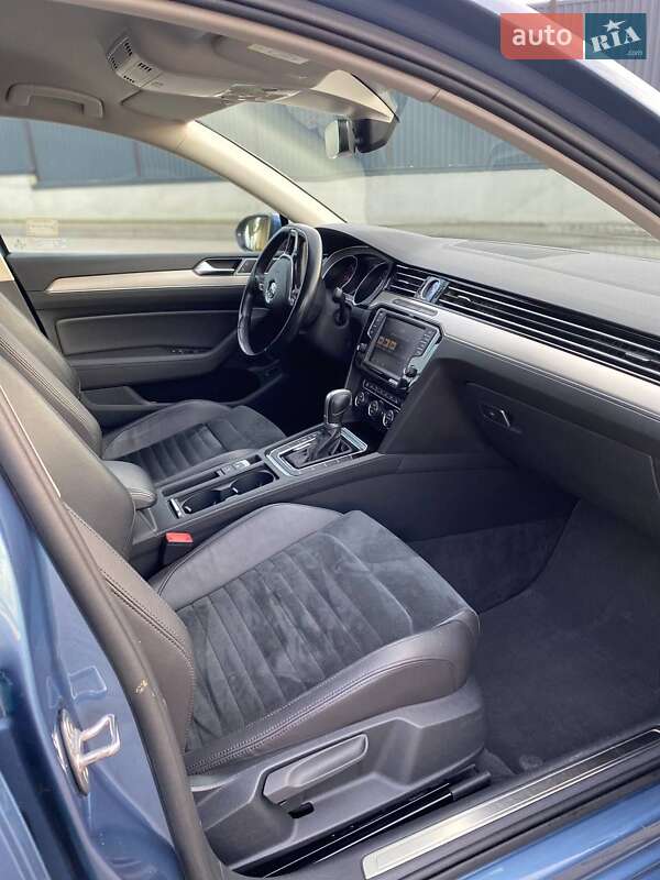 Седан Volkswagen Passat 2015 в Луцке
