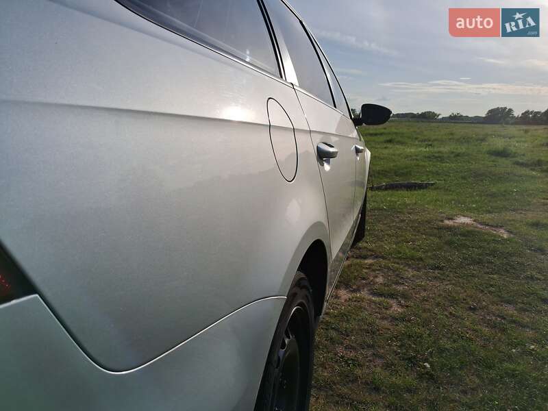 Універсал Volkswagen Passat 2011 в Києві фото 26 Універсал Volkswagen Passat 2011 в Києві