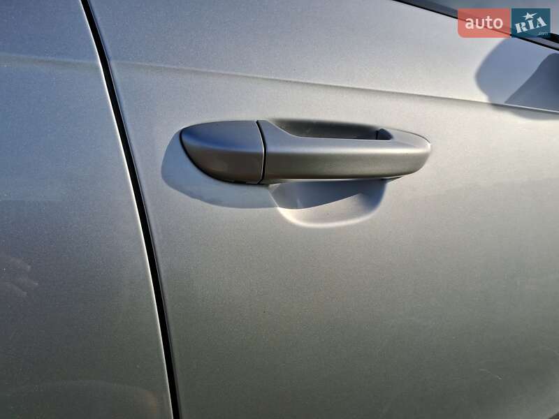 Універсал Volkswagen Passat 2011 в Києві фото 35 Універсал Volkswagen Passat 2011 в Києві