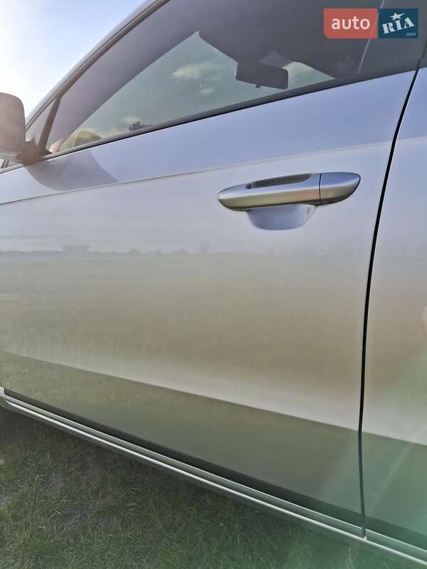 Універсал Volkswagen Passat 2011 в Києві фото 44 Універсал Volkswagen Passat 2011 в Києві