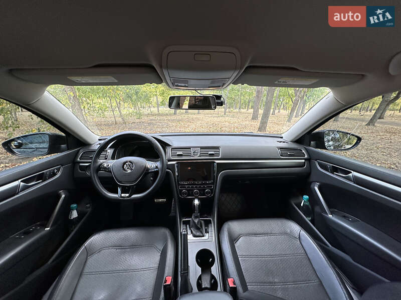 Седан Volkswagen Passat 2016 в Києві