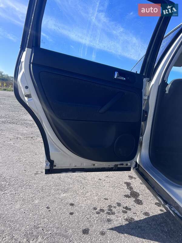 Універсал Volkswagen Passat 1999 в Бару