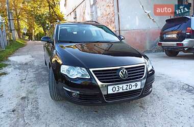 Универсал Volkswagen Passat 2010 в Калуше